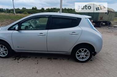 Хэтчбек Nissan Leaf 2012 в Львове