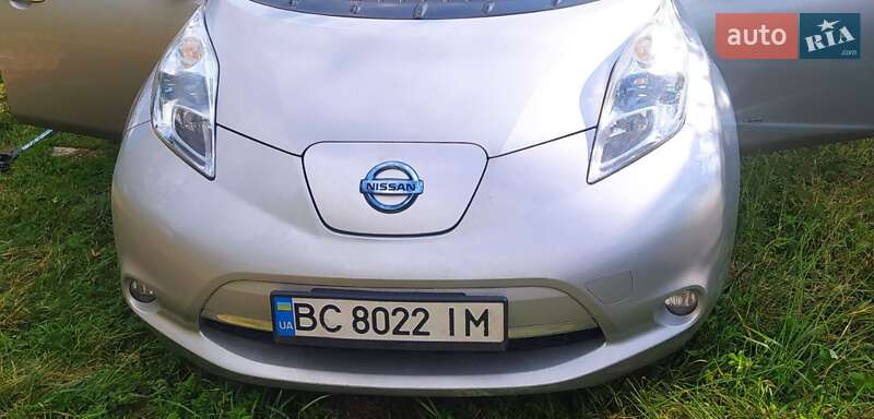 Хэтчбек Nissan Leaf 2012 в Львове