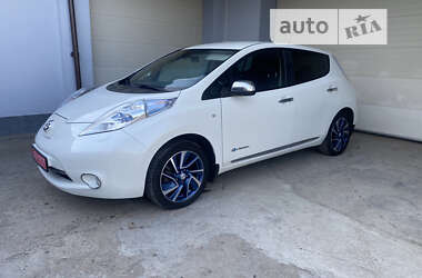 Хэтчбек Nissan Leaf 2017 в Снятине