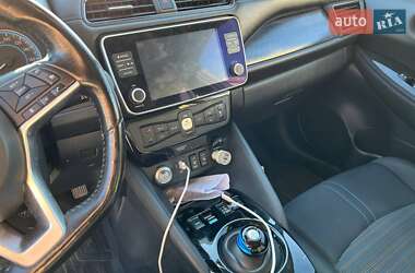 Хетчбек Nissan Leaf 2020 в 