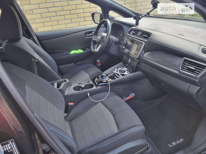 Хэтчбек Nissan Leaf 2018 в Киеве фото 6 Хэтчбек Nissan Leaf 2018 в Киеве