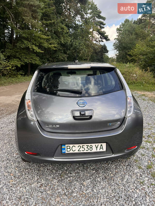 Хэтчбек Nissan Leaf 2014 в Львове