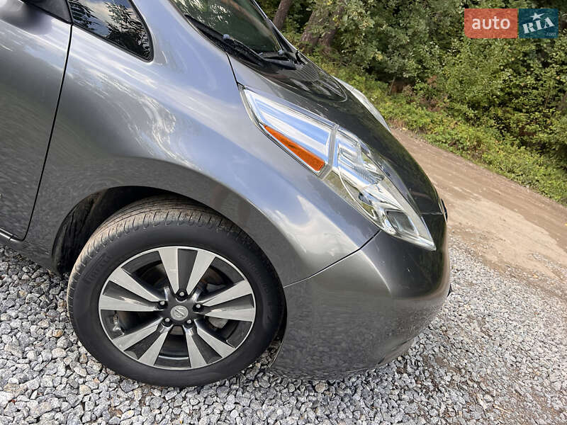 Хэтчбек Nissan Leaf 2014 в Львове