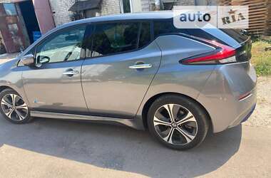 Хэтчбек Nissan Leaf 2018 в Чернигове