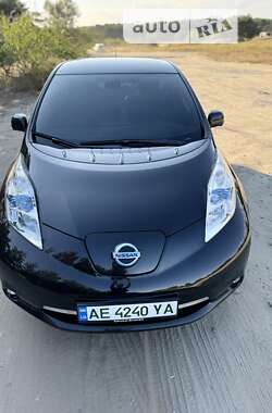 Хэтчбек Nissan Leaf 2015 в Днепре