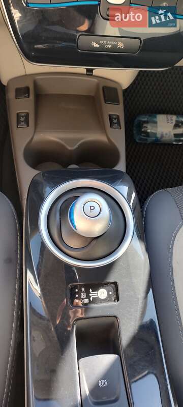 Хэтчбек Nissan Leaf 2012 в Черкассах