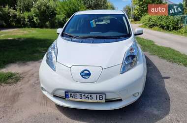 Хэтчбек Nissan Leaf 2014 в 