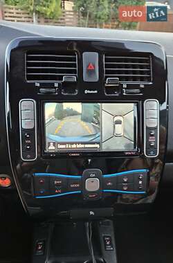 Хэтчбек Nissan Leaf 2014 в 