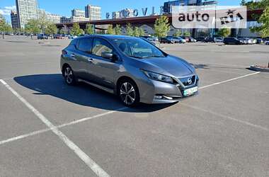 Хэтчбек Nissan Leaf 2018 в Киеве