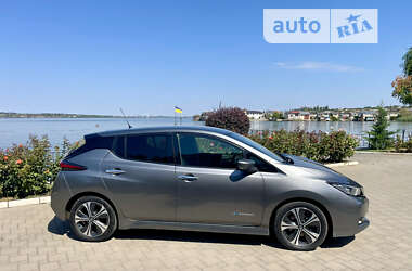 Хэтчбек Nissan Leaf 2018 в Николаеве