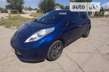 Хэтчбек Nissan Leaf 2017 в Херсоне