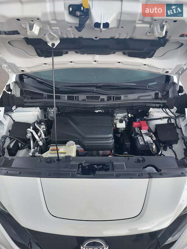 Хетчбек Nissan Leaf 2022 в Дніпрі