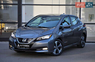 Хэтчбек Nissan Leaf 2017 в 