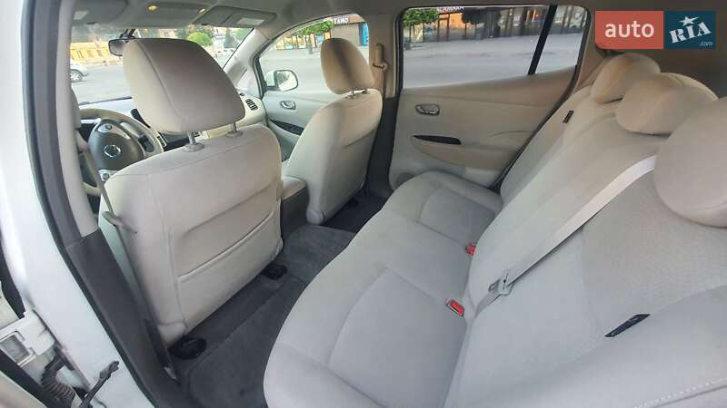 Хэтчбек Nissan Leaf 2014 в Каменском