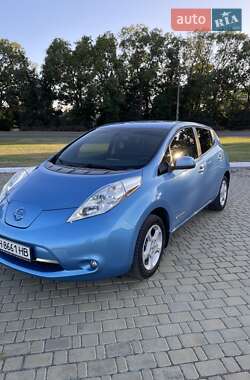 Хетчбек Nissan Leaf 2013 в 
