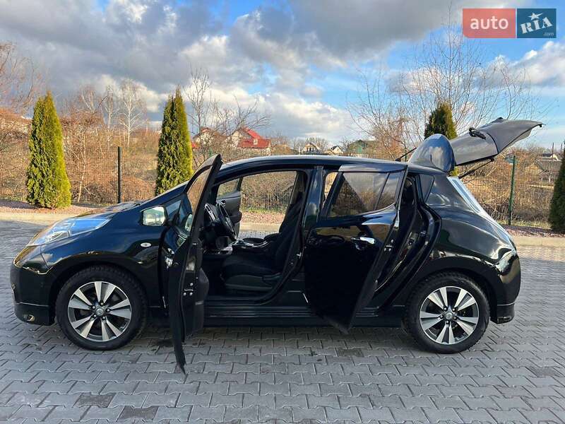 Хетчбек Nissan Leaf 2016 в Борисполі