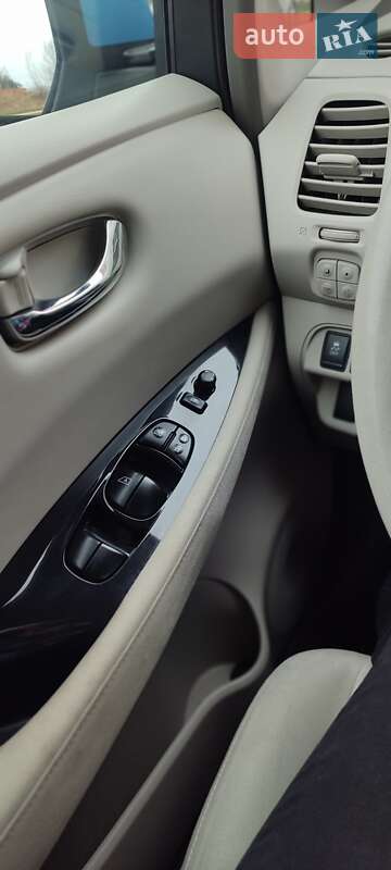 Хэтчбек Nissan Leaf 2012 в Дрогобыче