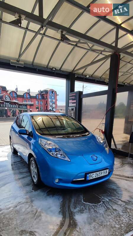 Хэтчбек Nissan Leaf 2012 в Дрогобыче