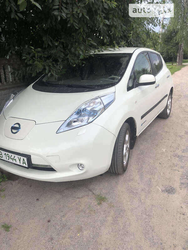 Хэтчбек Nissan Leaf 2012 в Виннице
