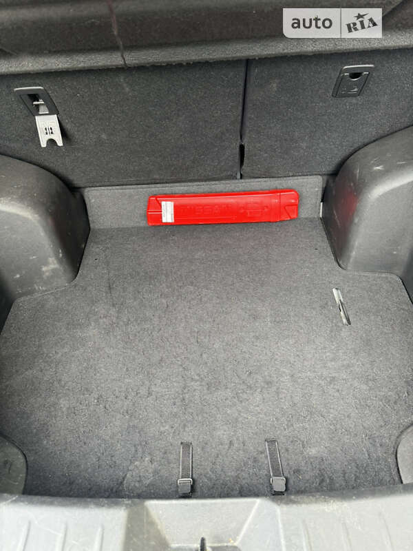 Хэтчбек Nissan Leaf 2013 в Киеве фото 15 Хэтчбек Nissan Leaf 2013 в Киеве