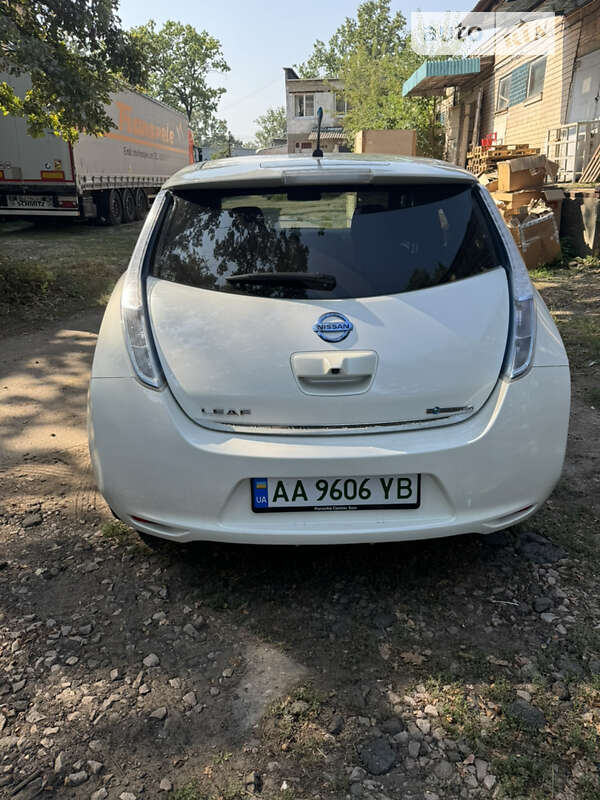 Хэтчбек Nissan Leaf 2013 в Киеве фото 3 Хэтчбек Nissan Leaf 2013 в Киеве