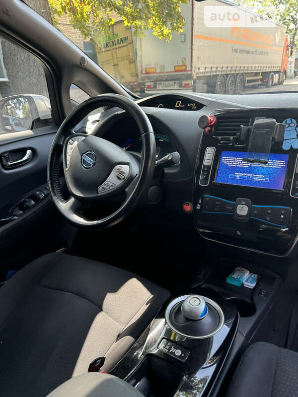 Хэтчбек Nissan Leaf 2013 в Киеве фото 7 Хэтчбек Nissan Leaf 2013 в Киеве