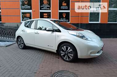 Хэтчбек Nissan Leaf 2016 в Ровно