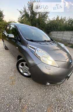 Хетчбек Nissan Leaf 2014 в Дніпрі