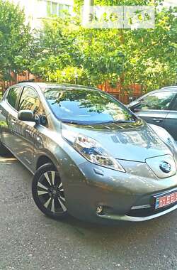 Хэтчбек Nissan Leaf 2016 в Одессе