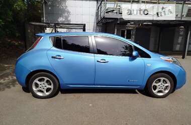 Хэтчбек Nissan Leaf 2011 в Черкассах