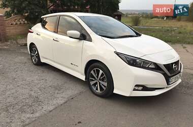 Хэтчбек Nissan Leaf 2019 в 