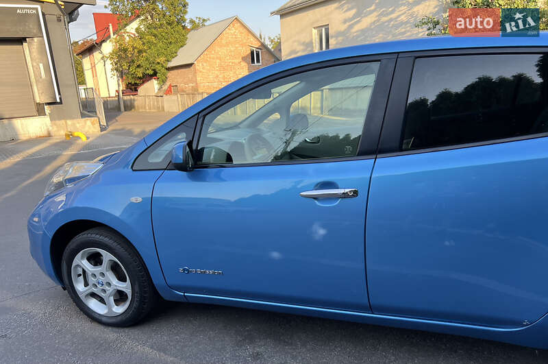 Хэтчбек Nissan Leaf 2011 в Тернополе