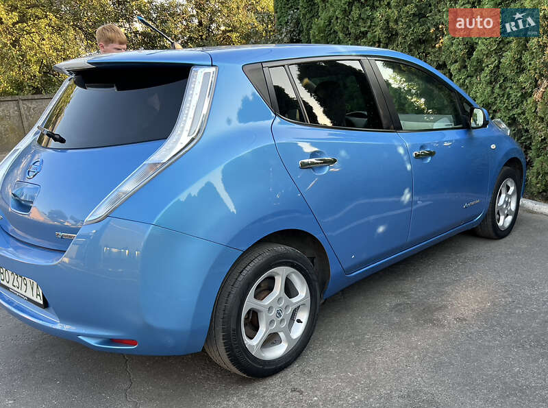 Хэтчбек Nissan Leaf 2011 в Тернополе