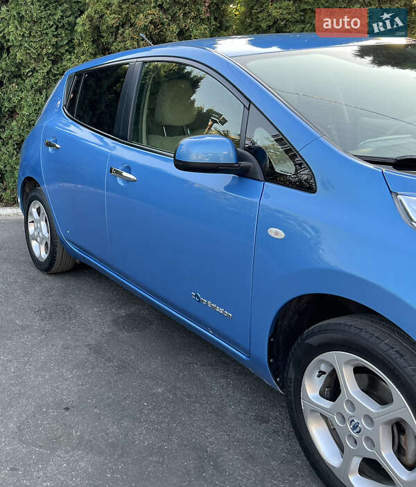 Хэтчбек Nissan Leaf 2011 в Тернополе