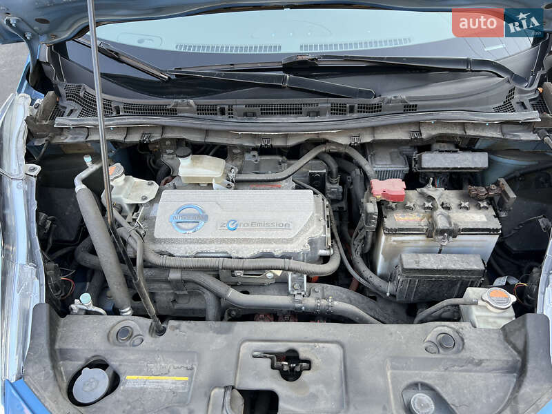 Хэтчбек Nissan Leaf 2011 в Тернополе