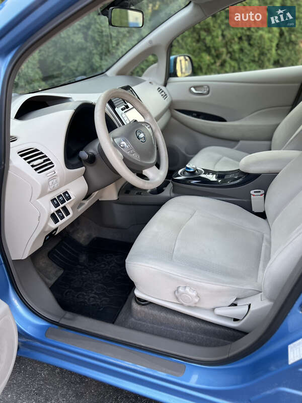 Хэтчбек Nissan Leaf 2011 в Тернополе