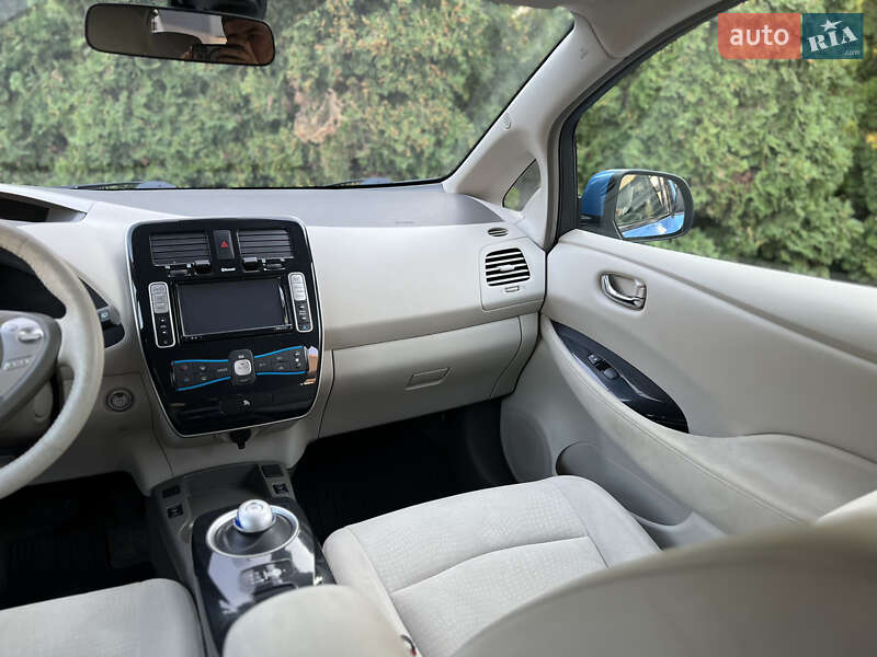 Хэтчбек Nissan Leaf 2011 в Тернополе