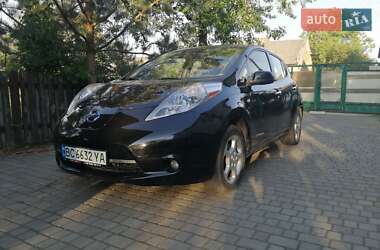 Хетчбек Nissan Leaf 2012 в 