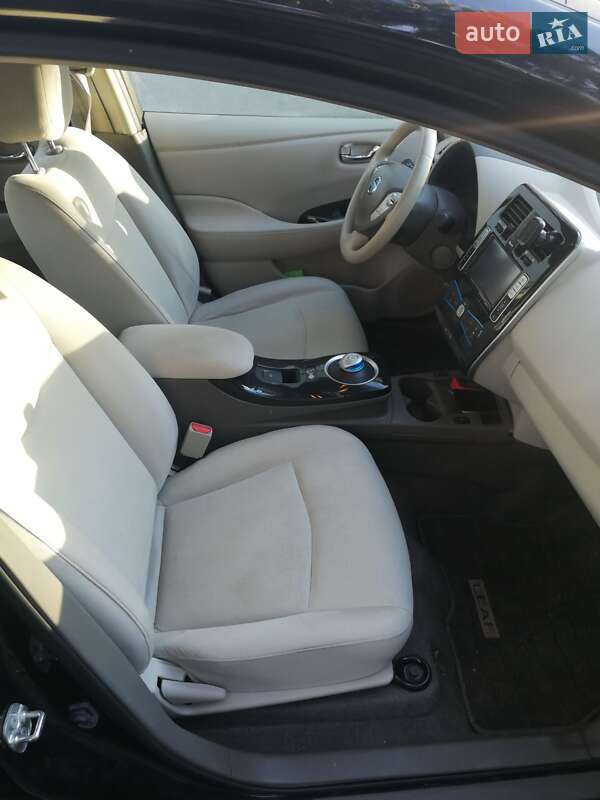 Хэтчбек Nissan Leaf 2012 в Львове