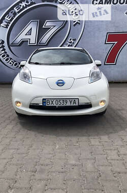 Хетчбек Nissan Leaf 2015 в Хмельницькому