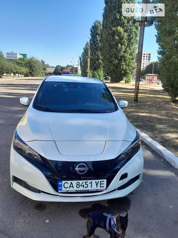 Хетчбек Nissan Leaf 2022 в Черкасах