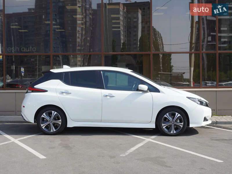 Хетчбек Nissan Leaf 2018 в 