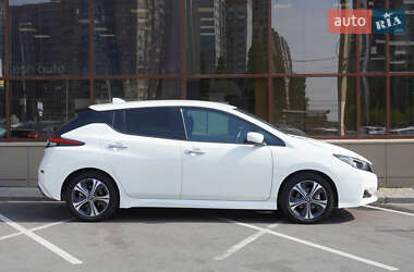 Хетчбек Nissan Leaf 2018 в 