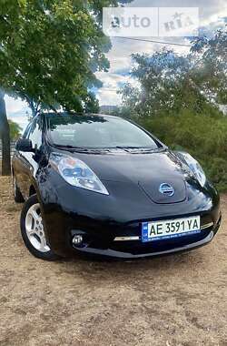 Хэтчбек Nissan Leaf 2012 в Днепре