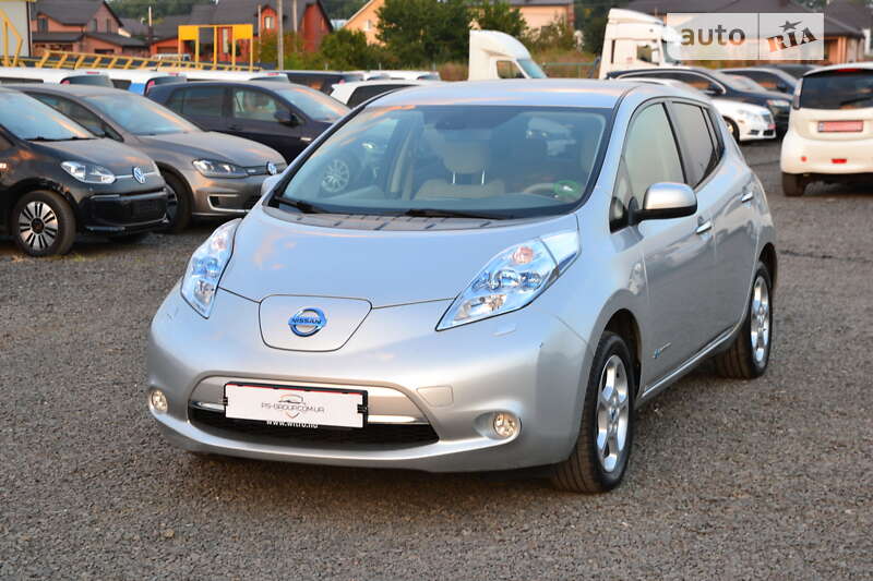 Хэтчбек Nissan Leaf 2013 в Луцке