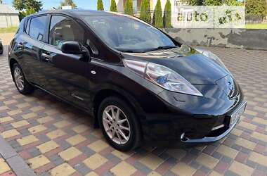 Хетчбек Nissan Leaf 2011 в Гайсину