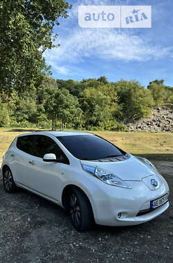 Хэтчбек Nissan Leaf 2014 в Днепре