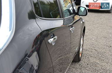 Хэтчбек Nissan Leaf 2014 в 