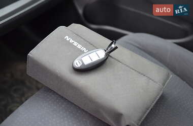Хэтчбек Nissan Leaf 2014 в 