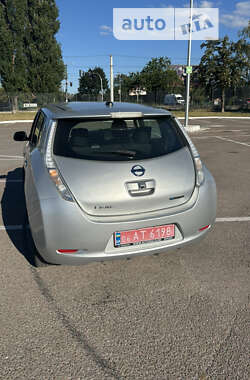 Хетчбек Nissan Leaf 2015 в Житомирі